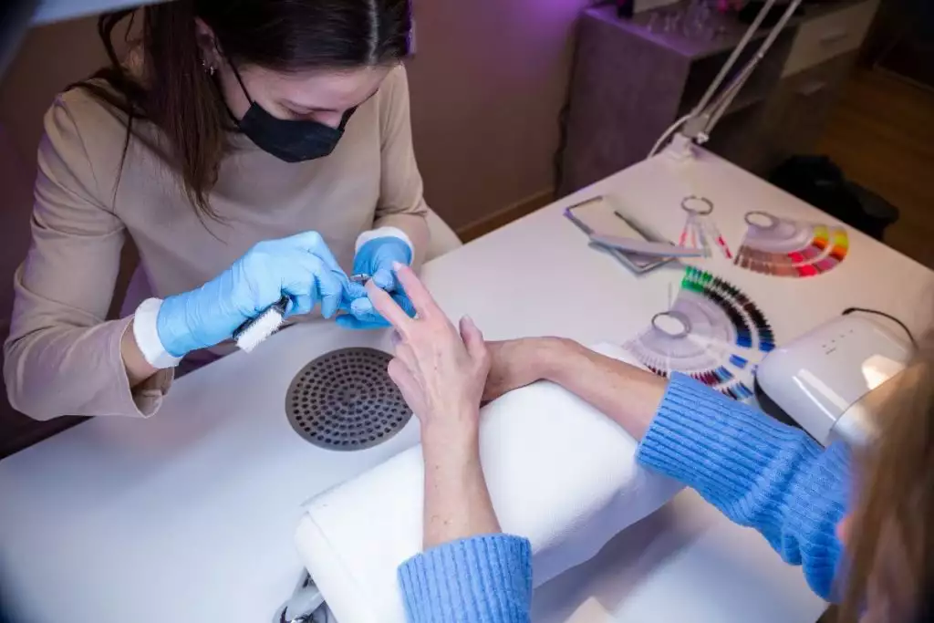 nail technician good side hustle